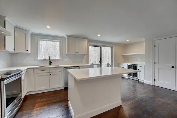 $1,395,000 | 137 Walker Bungalow Road, Portsmouth, NH 03801