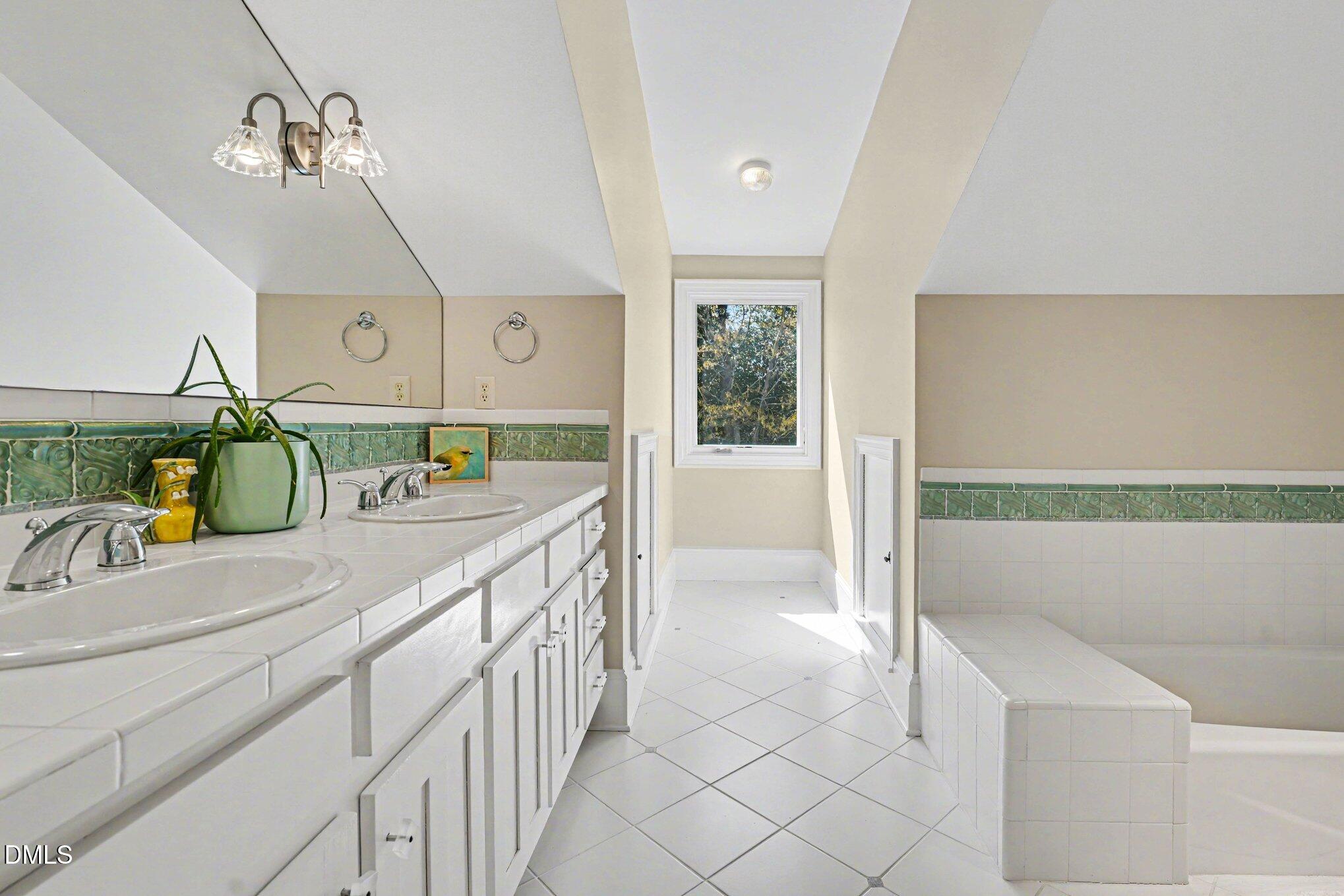 3207 Sussex Road Raleigh, NC 27607 - Photo 38 of 52 035_file_4023