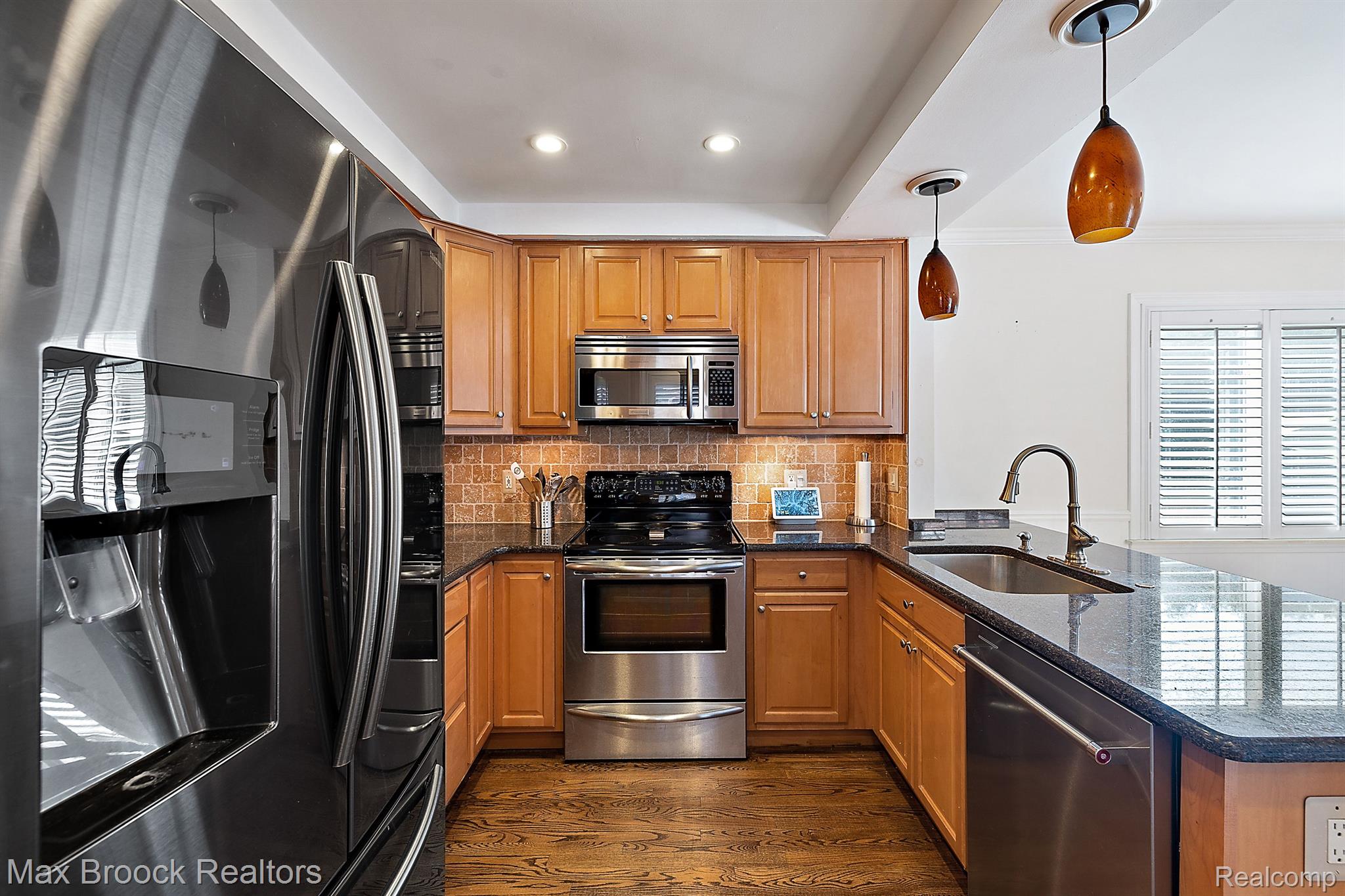 2810 Manchester Road Birmingham, MI 48009 - Photo 4 of 27 Gallery Image 4