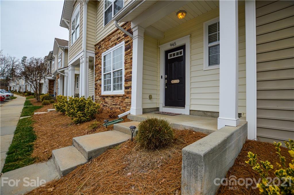945 Copperstone Lane Fort Mill, SC 29708 - Photo 3 of 33