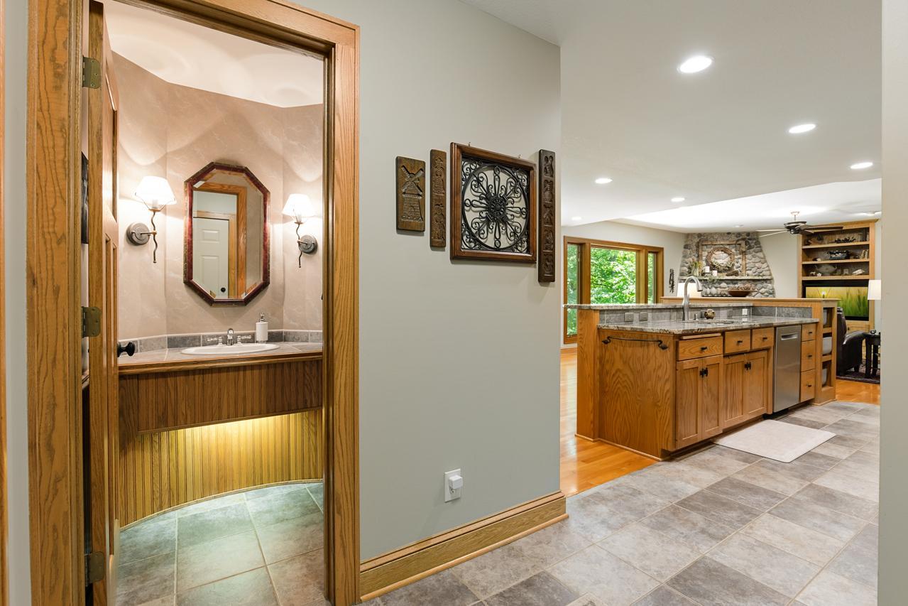 2934 Canyon Road Chaska, MN 55318 - Photo 16 of 51