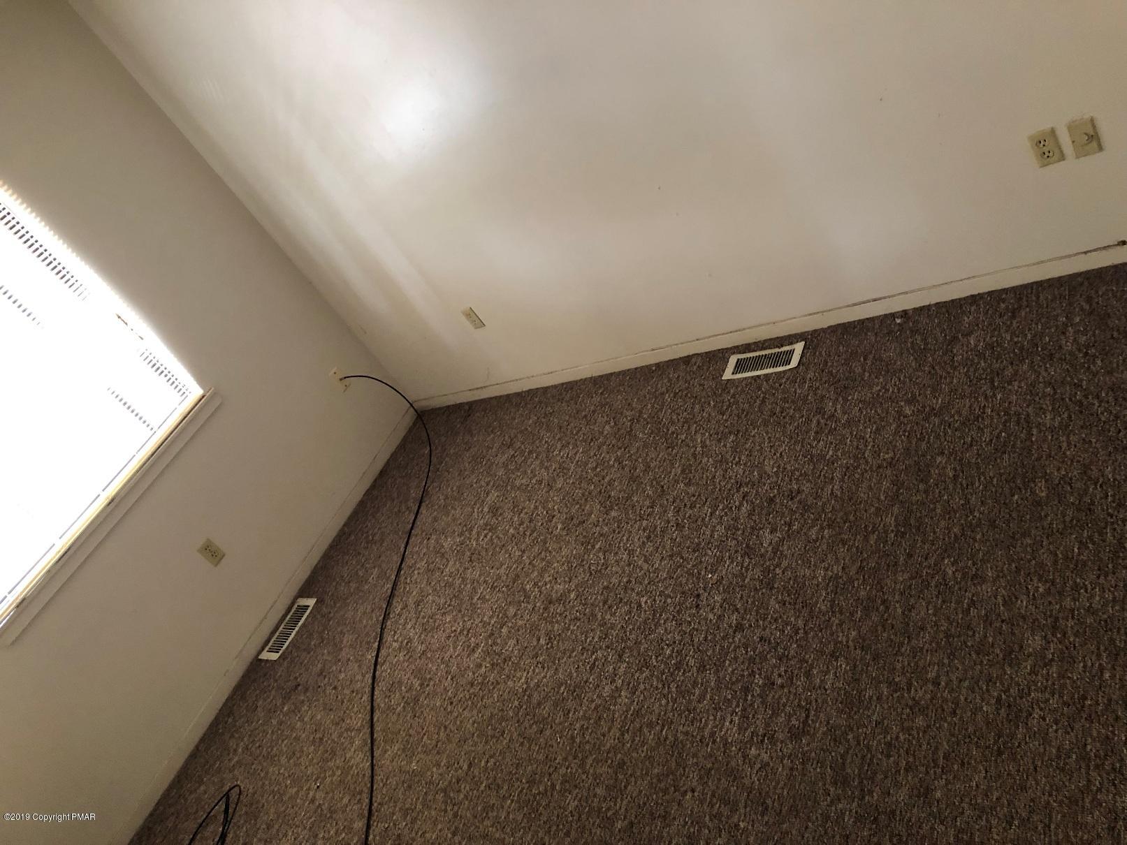 327 Crewe Court Bushkill, PA 18324 - Photo 8 of 10 a view of a room