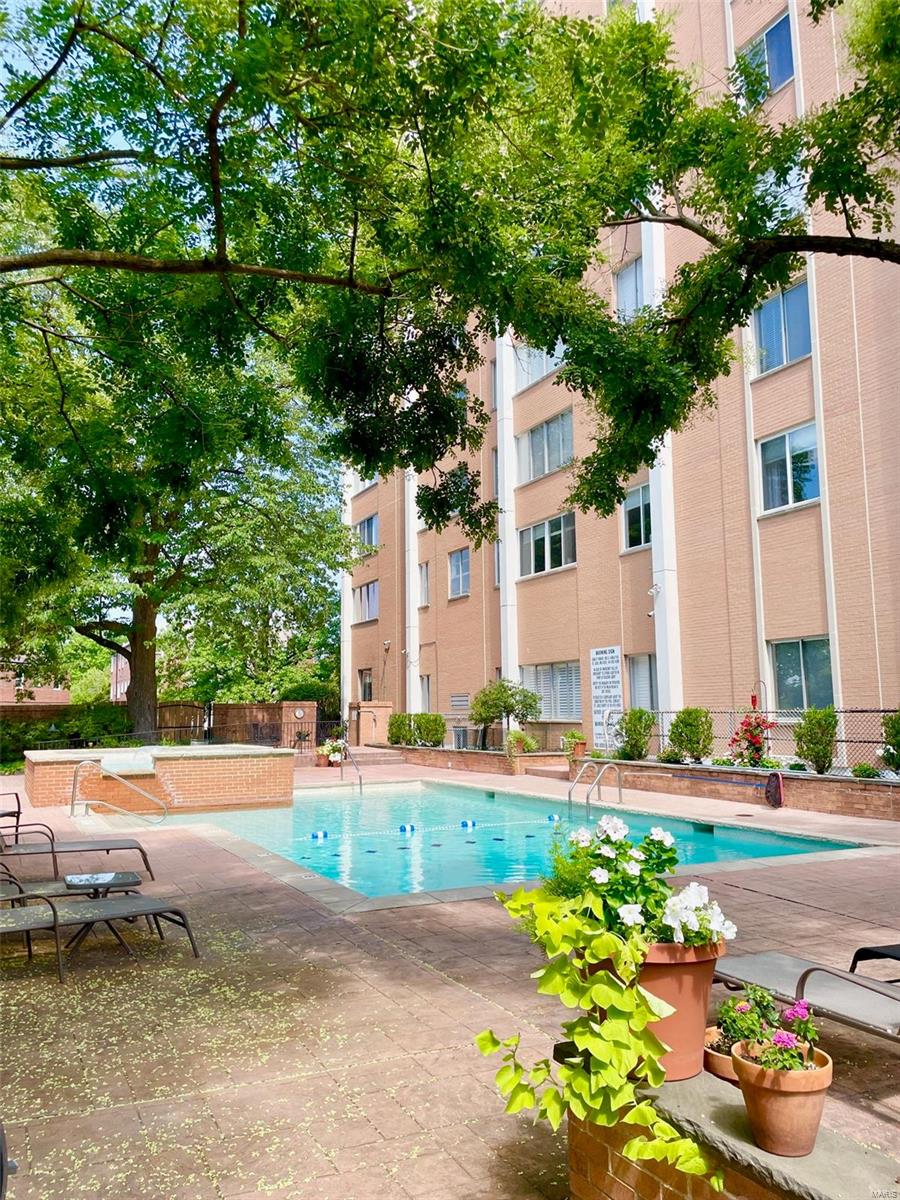 900 South Hanley Road, Unit 4D St. Louis, MO 63105 - Photo 23 of 29
