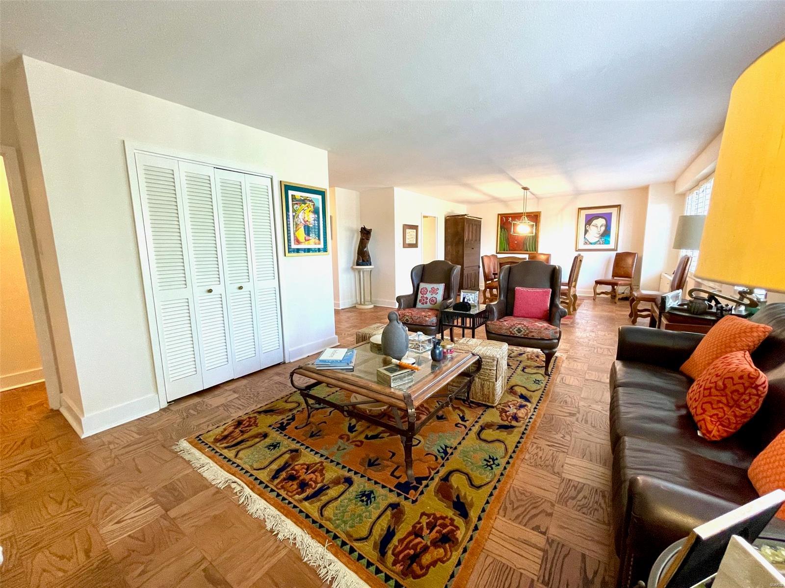 900 South Hanley Road, Unit 4D St. Louis, MO 63105 - Photo 7 of 29