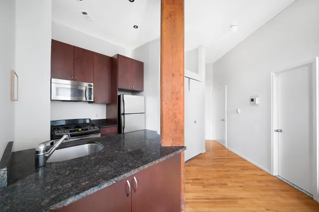 $1,150,000 | 372 Dekalb Avenue, Unit 4K | Clinton Hill