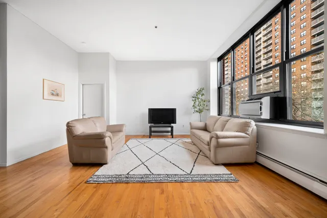 $1,150,000 | 372 Dekalb Avenue, Unit 4K | Clinton Hill
