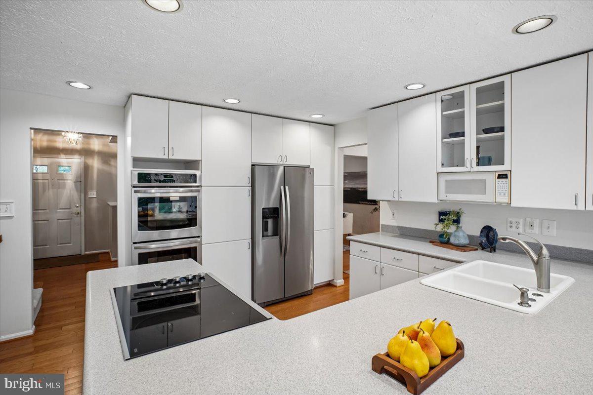 1877 Post Oak Trail Reston, VA 20191 - Photo 9 of 52