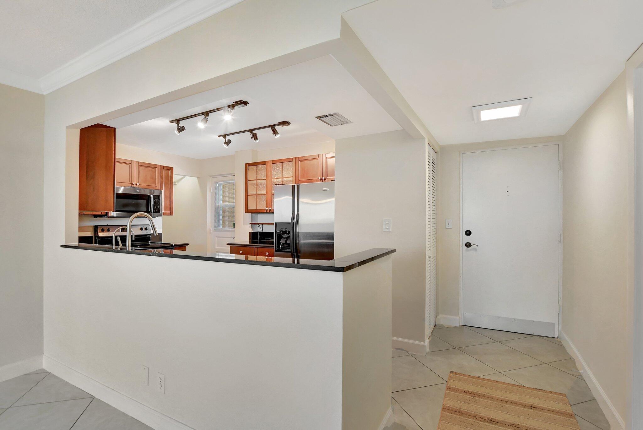 6461 Northwest 2nd Avenue, Unit 516 Boca Raton, FL 33487 - Photo 5 of 43 kitchen