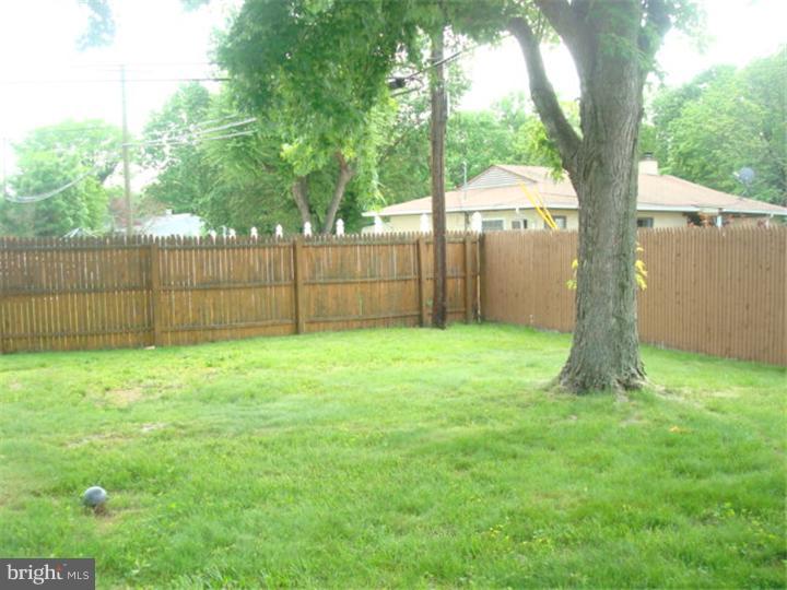 6 Inkberry Road Levittown, PA 19057 - Photo 12 of 25 Exterior Back