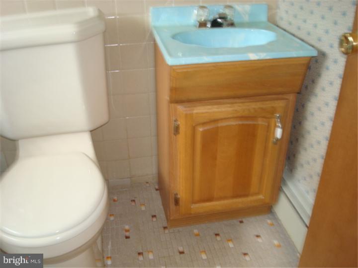 6 Inkberry Road Levittown, PA 19057 - Photo 17 of 25 Gallery Image 17
