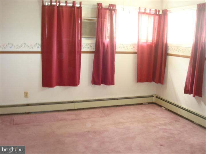6 Inkberry Road Levittown, PA 19057 - Photo 3 of 25 Gallery Image 3