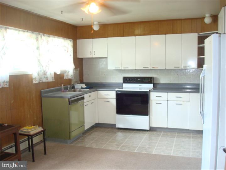 6 Inkberry Road Levittown, PA 19057 - Photo 4 of 25 Kitchen