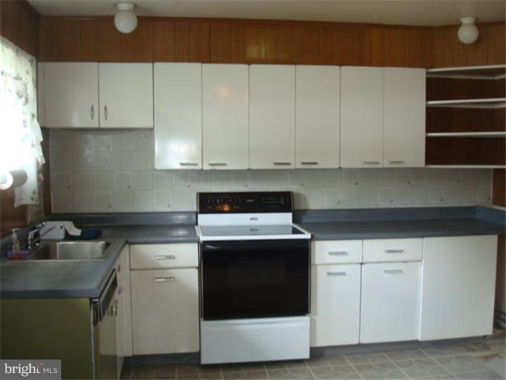 6 Inkberry Road Levittown, PA 19057 - Photo 5 of 25 Kitchen