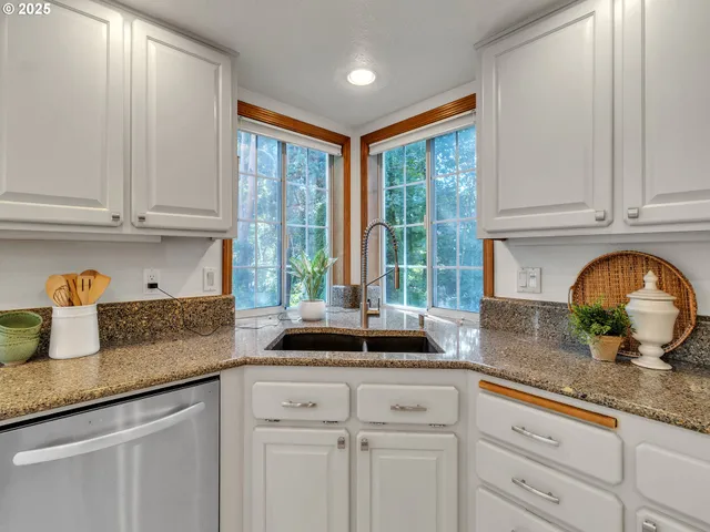 $579,000 | 4020 Mandy Avenue Southeast, Salem, OR 97302