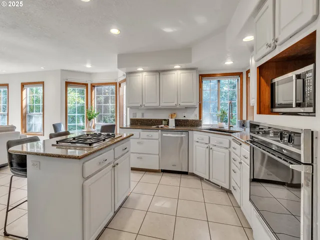 $579,000 | 4020 Mandy Avenue Southeast, Salem, OR 97302