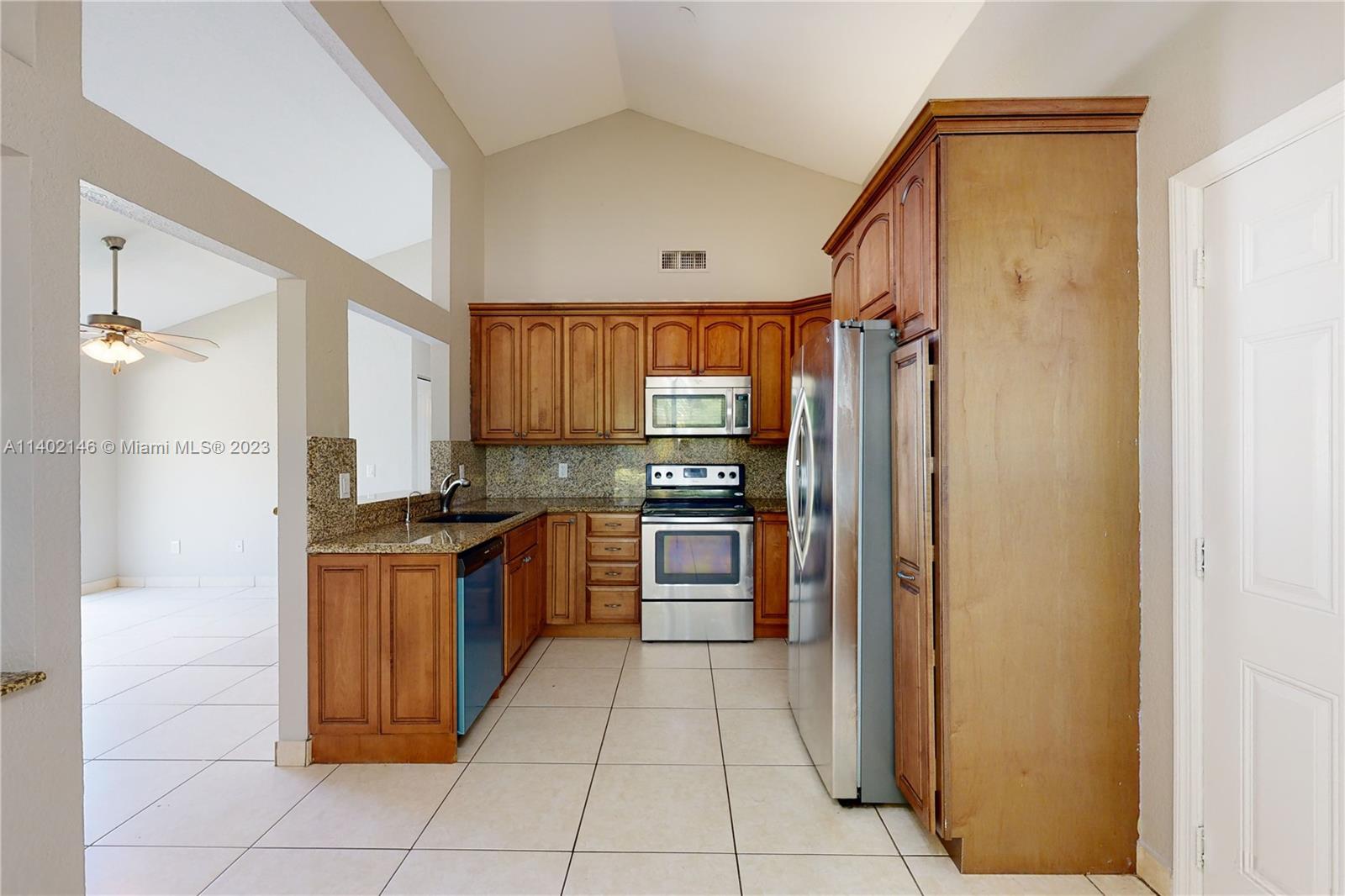 23332 Liberty Bell Terrace Boca Raton, FL 33433 - Photo 8 of 32 Gallery Image 8