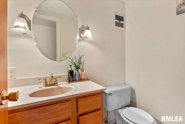 $249,900 | 2709 Clifton Drive, Springfield, IL 62704