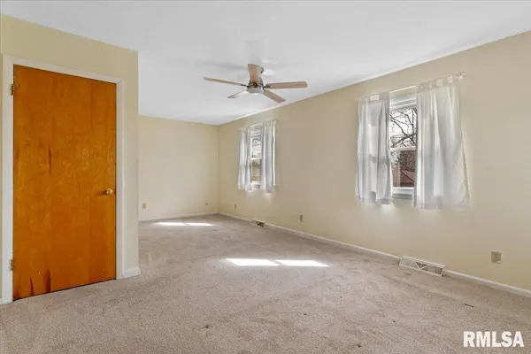 $249,900 | 2709 Clifton Drive, Springfield, IL 62704