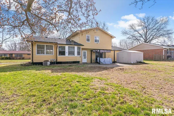 $249,900 | 2709 Clifton Drive, Springfield, IL 62704