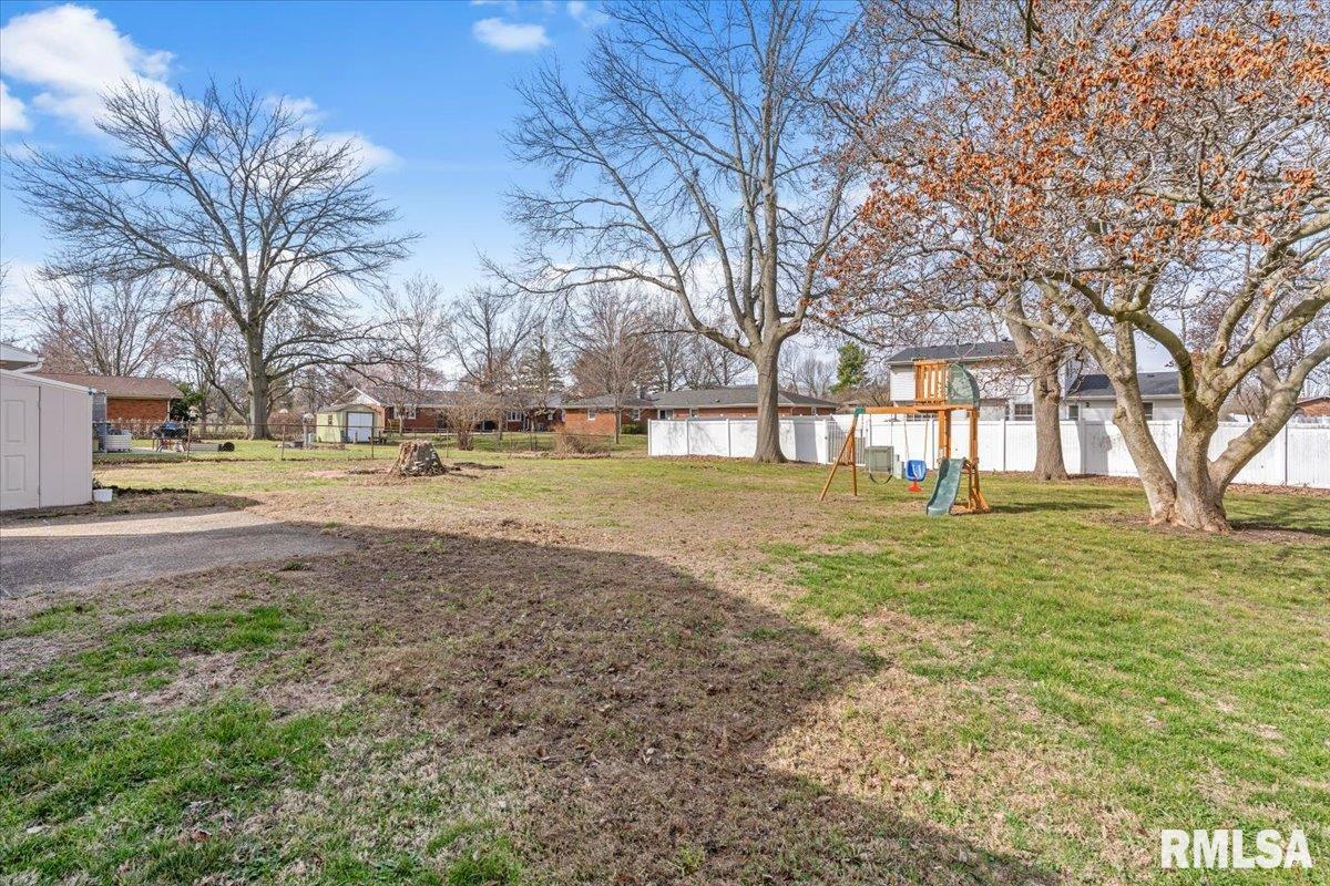 2709 Clifton Drive Springfield, IL 62704 - Photo 35 of 39