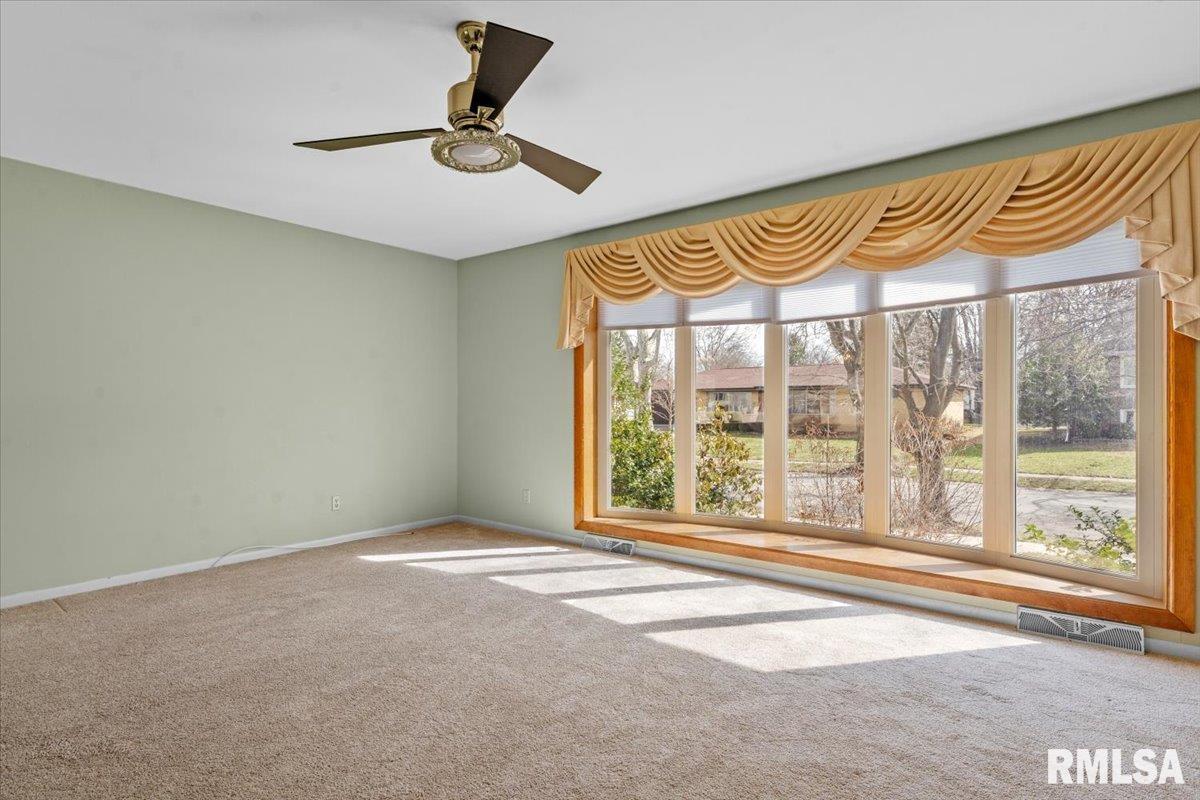 2709 Clifton Drive Springfield, IL 62704 - Photo 8 of 39