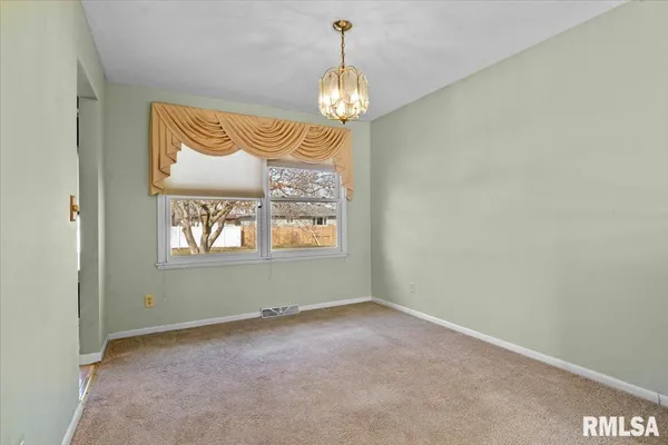 $249,900 | 2709 Clifton Drive, Springfield, IL 62704