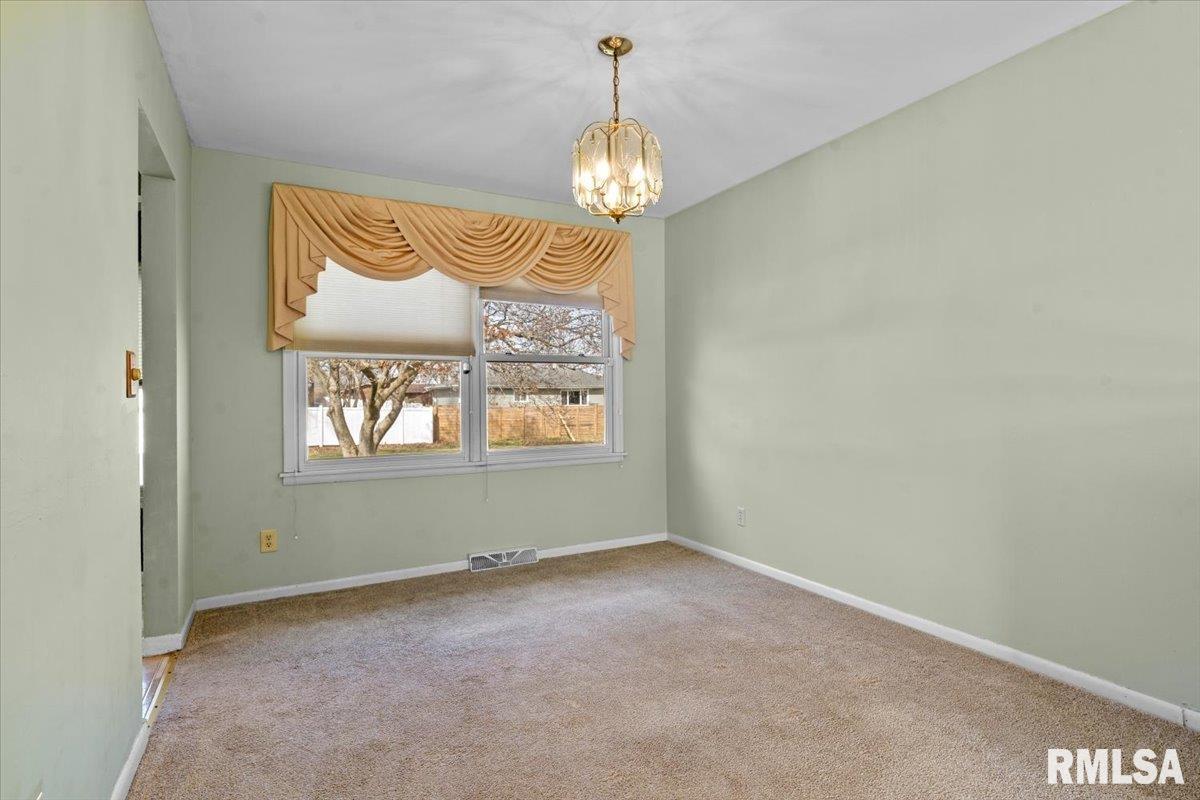 2709 Clifton Drive Springfield, IL 62704 - Photo 9 of 39