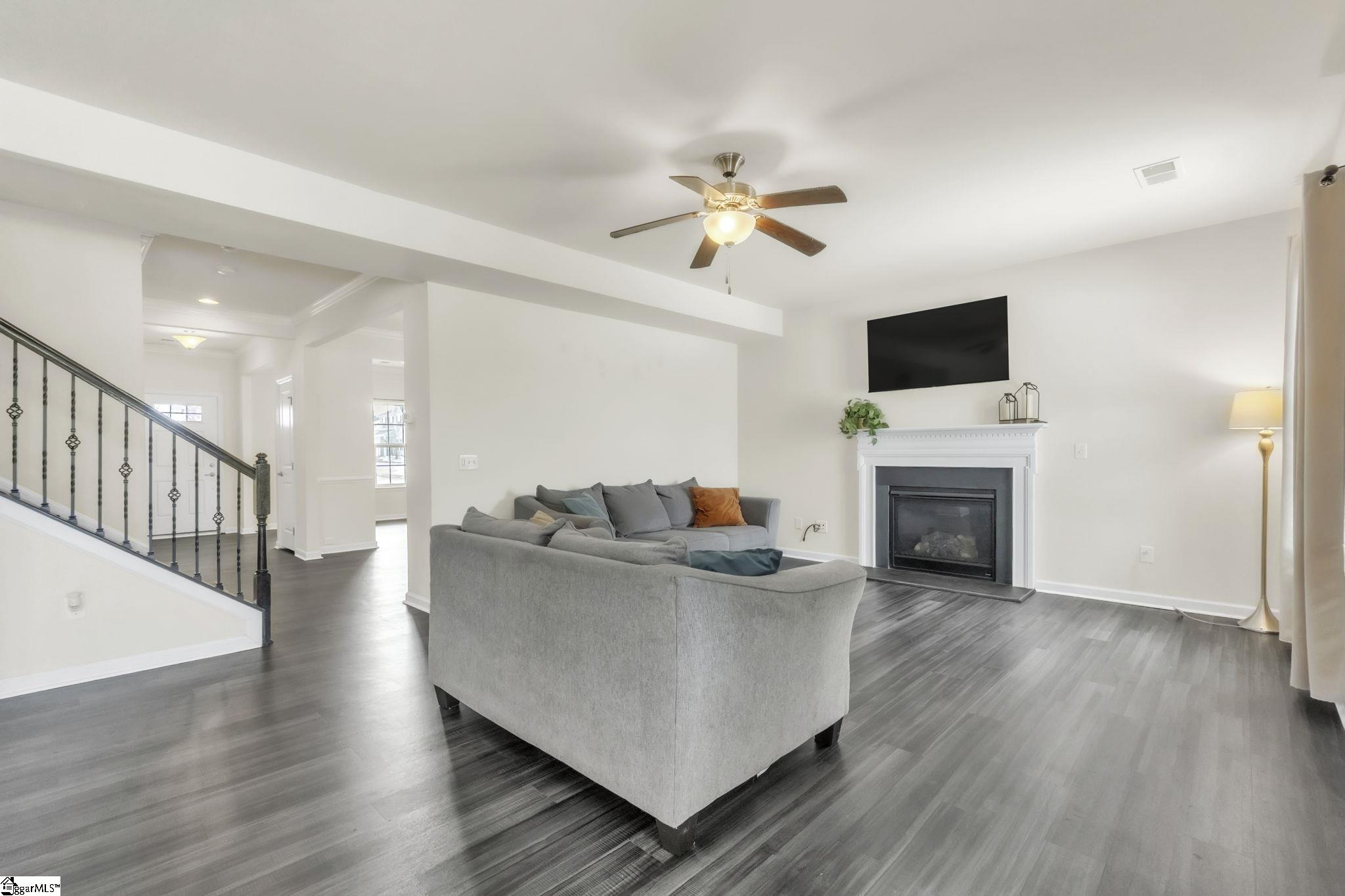 328 Bucklebury Road Greer, SC 29651 - Photo 9 of 46 Gallery Image 9