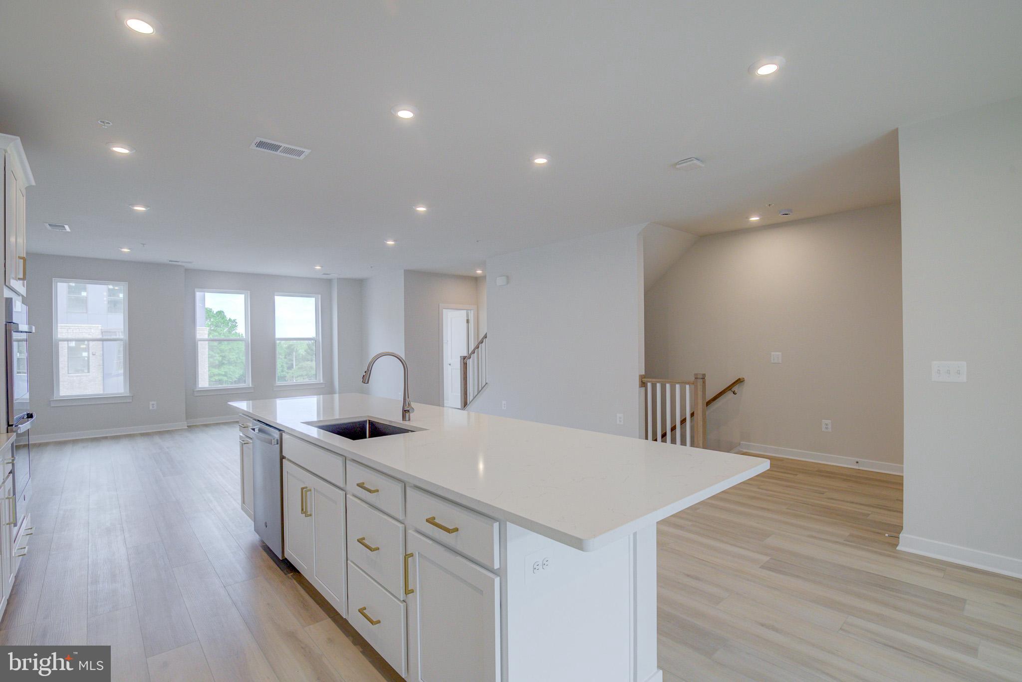 14138 Gypsum Loop Chantilly, VA 20151 - Photo 6 of 36 Gourmet Kitchen with Quartz Countertops