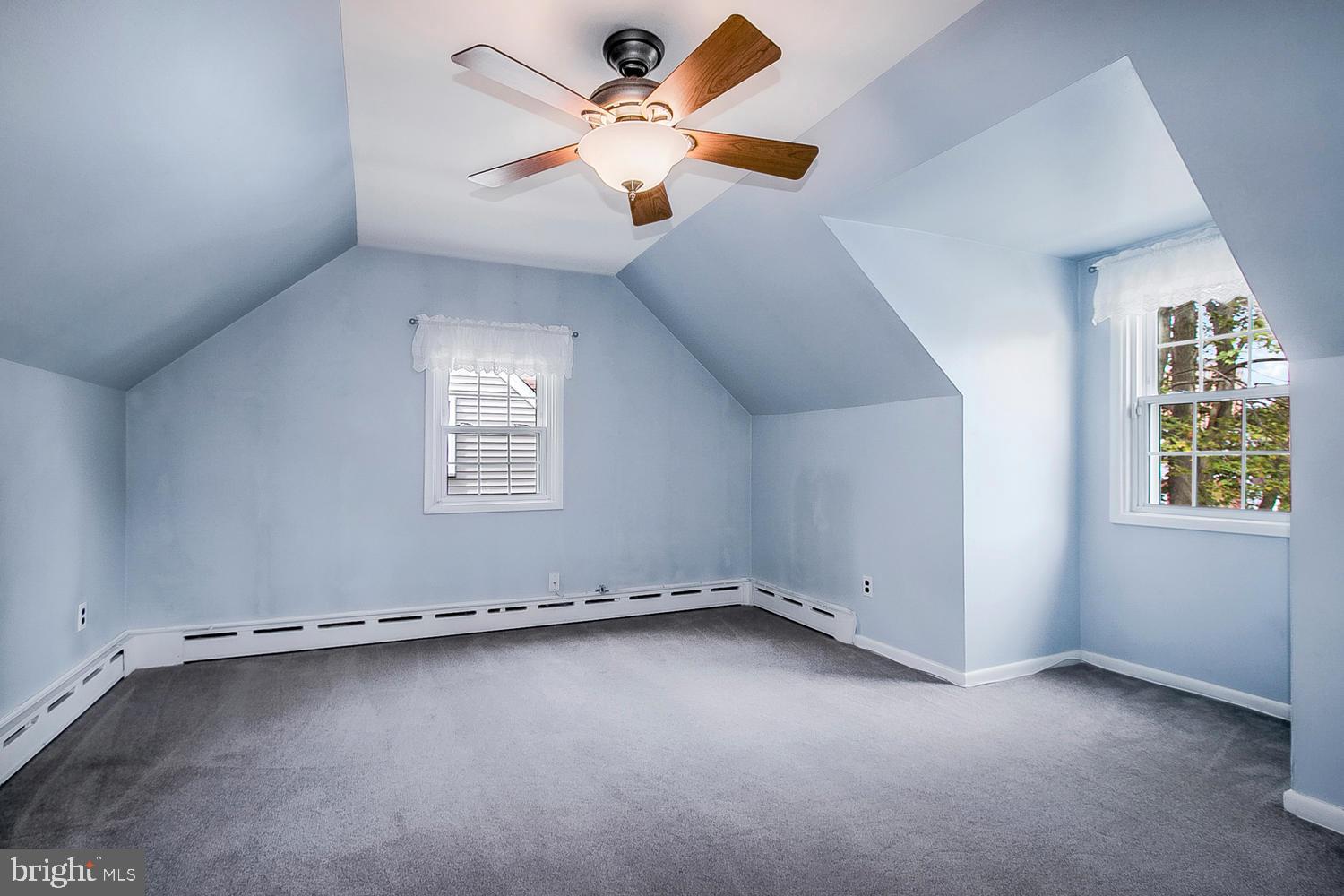 106 Devonshire Road Wilmington, DE 19803 - Photo 16 of 26 BD 3 - ceiling fan & closet
