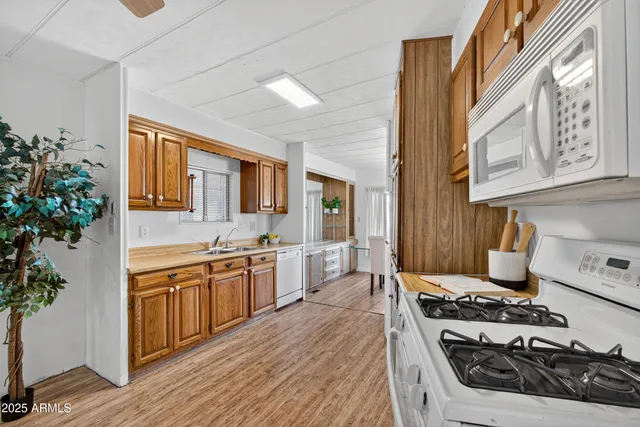 $3,000 | 5807 East Leonora Street, Mesa, AZ 85215