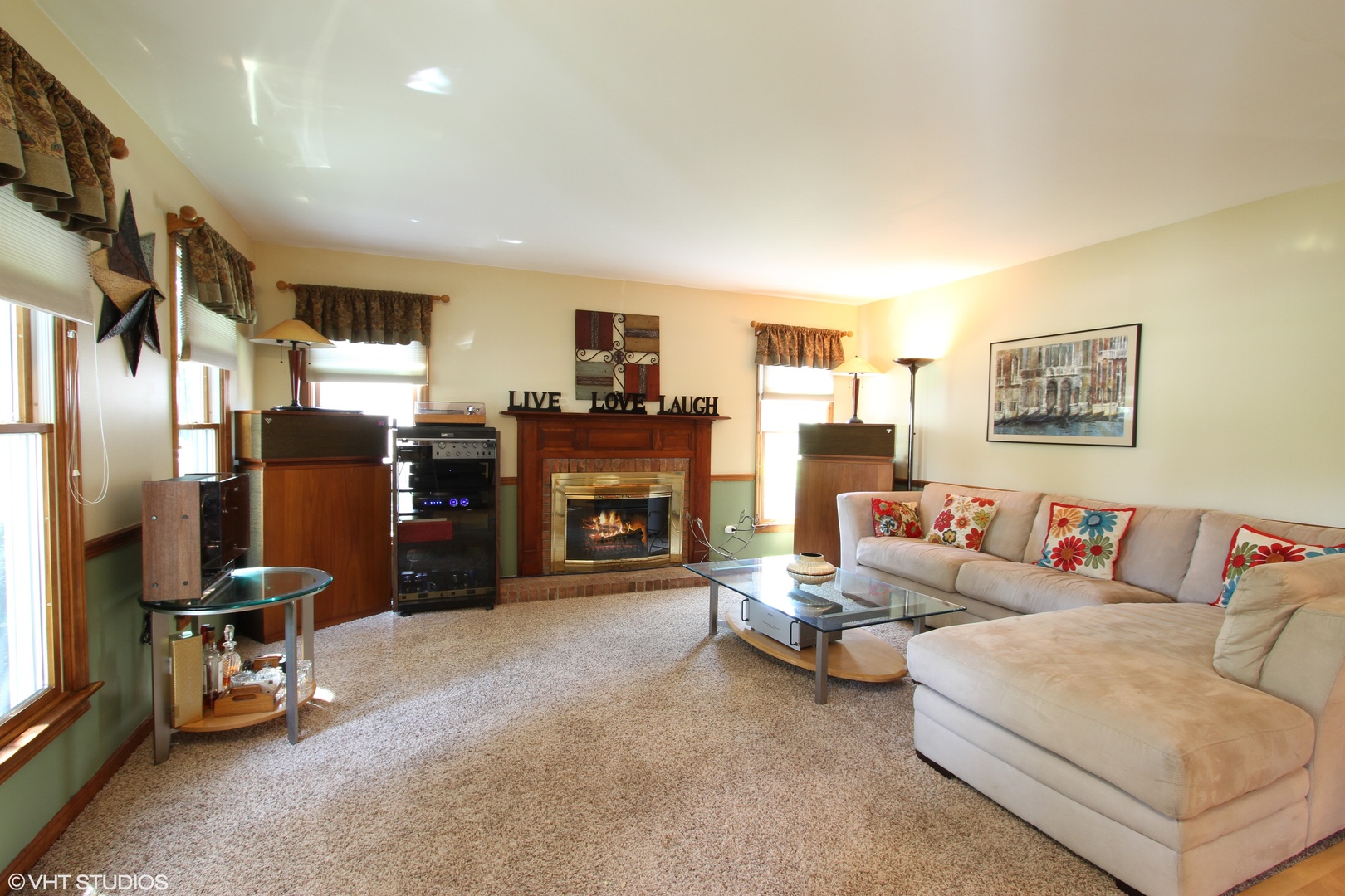 242 Foxmoor Road Fox River Grove, IL 60021 - Photo 2 of 17
