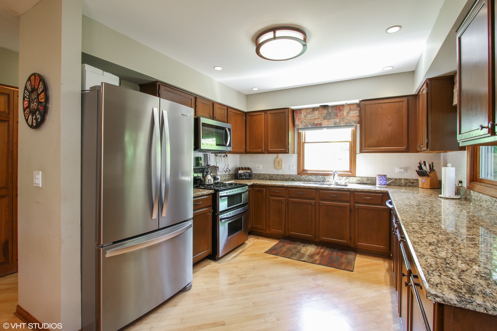 242 Foxmoor Road Fox River Grove, IL 60021 - Photo 3 of 17