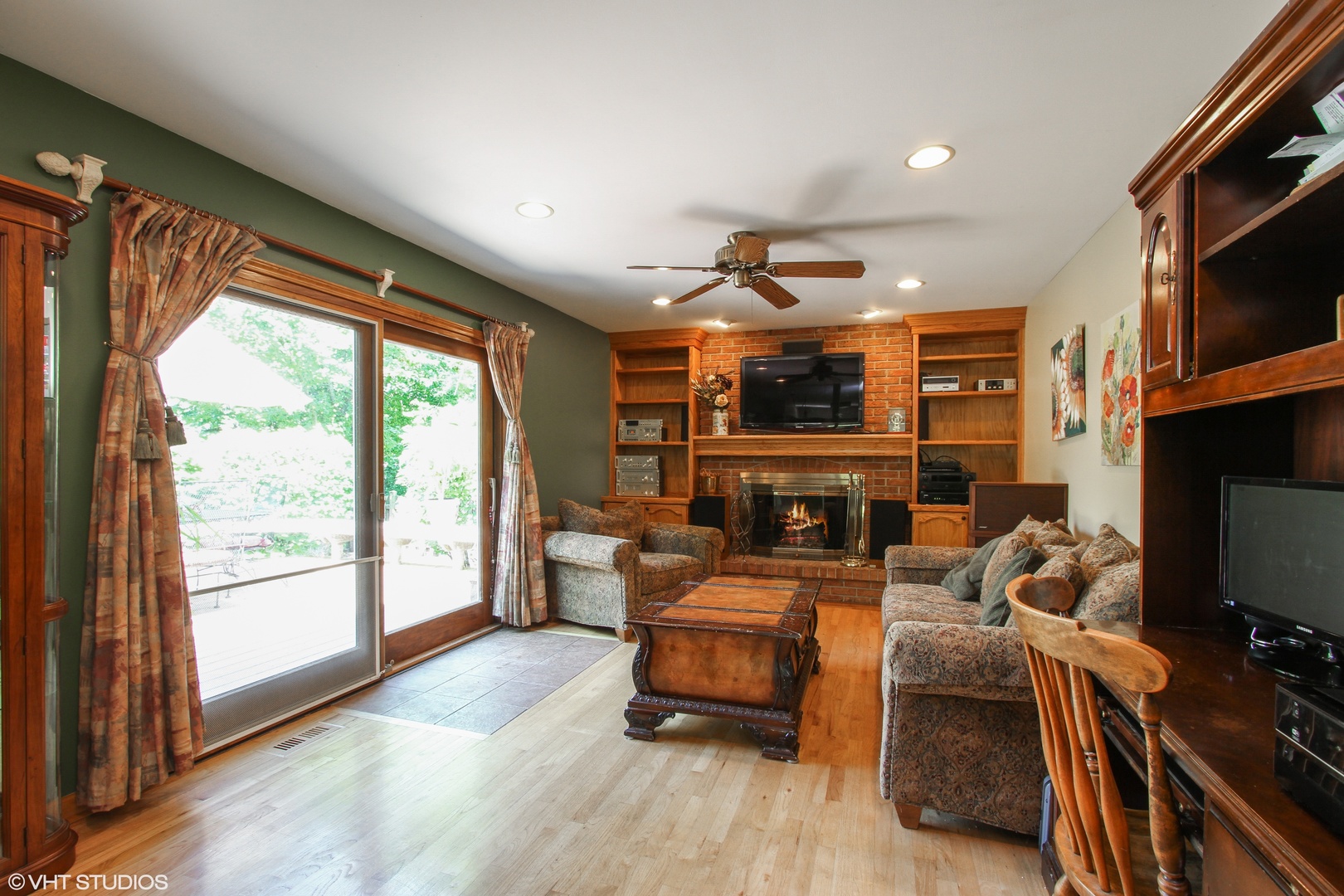 242 Foxmoor Road Fox River Grove, IL 60021 - Photo 6 of 17