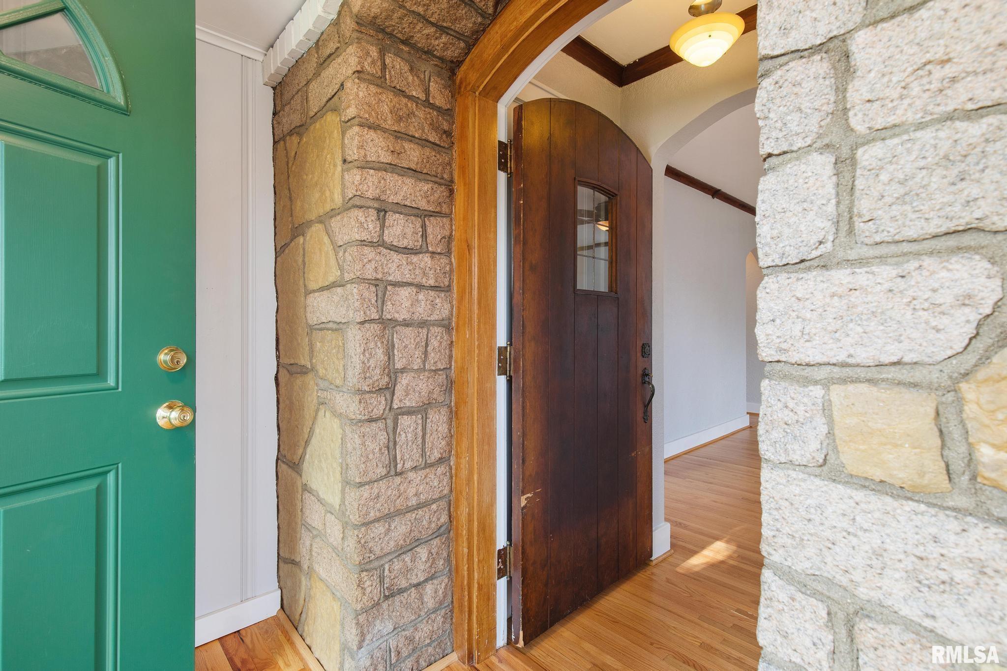 3912 North Prospect Road Peoria, IL 61603 - Photo 6 of 43 Gallery Image 6