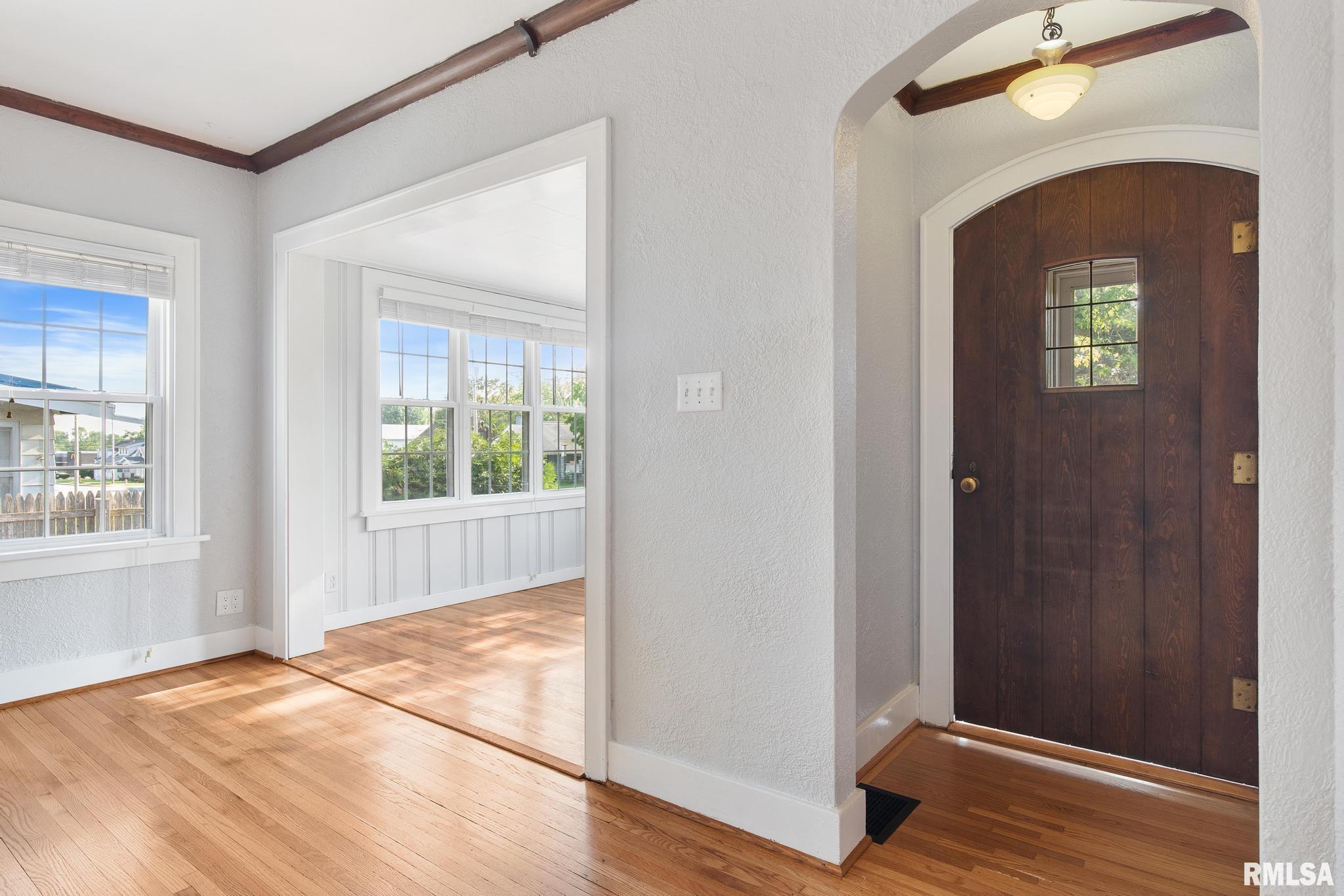 3912 North Prospect Road Peoria, IL 61603 - Photo 8 of 43 Gallery Image 8