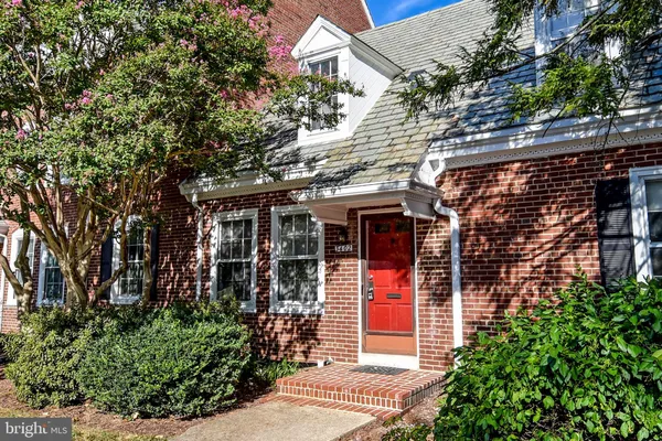 $2,750 | 3402 South Stafford Street, Arlington, VA 22206