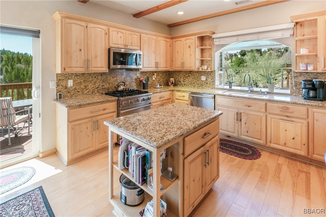 26855 Inyo Court Lake Arrowhead, CA 92352 - Photo 8 of 36