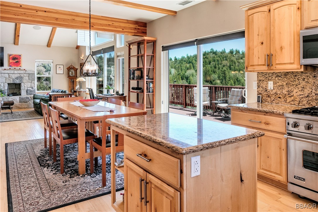 26855 Inyo Court Lake Arrowhead, CA 92352 - Photo 10 of 36