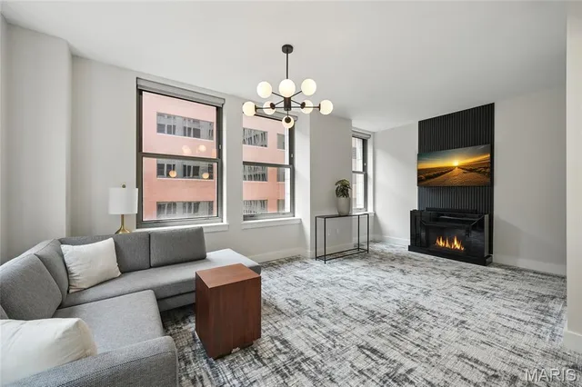 $139,900 | 314 North Broadway, Unit 806, St. Louis, MO 63102