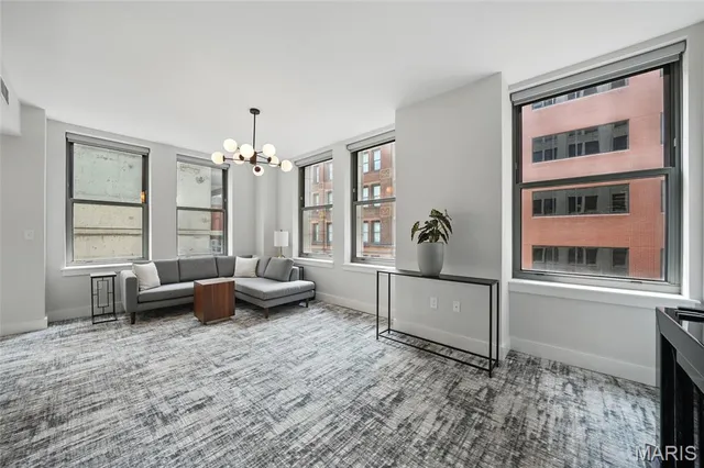 $139,900 | 314 North Broadway, Unit 806, St. Louis, MO 63102