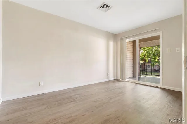 $79,900 | 9925 Bunker Hill Drive, Unit F, St. Louis, MO 63123