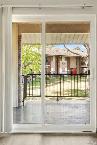 $79,900 | 9925 Bunker Hill Drive, Unit F, St. Louis, MO 63123