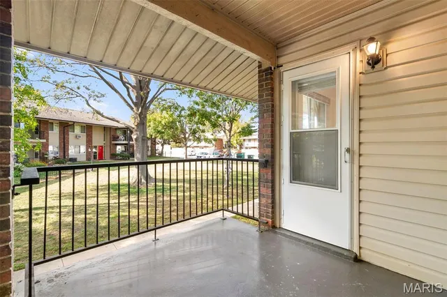 $79,900 | 9925 Bunker Hill Drive, Unit F, St. Louis, MO 63123
