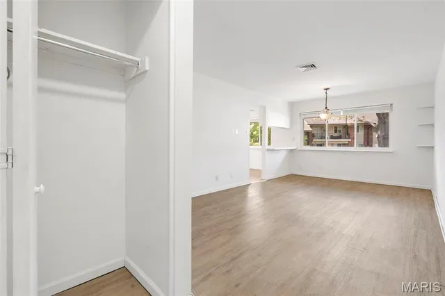 $79,900 | 9925 Bunker Hill Drive, Unit F, St. Louis, MO 63123