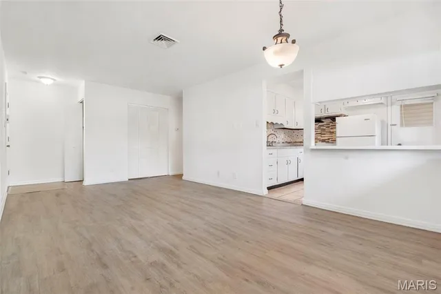 $79,900 | 9925 Bunker Hill Drive, Unit F, St. Louis, MO 63123