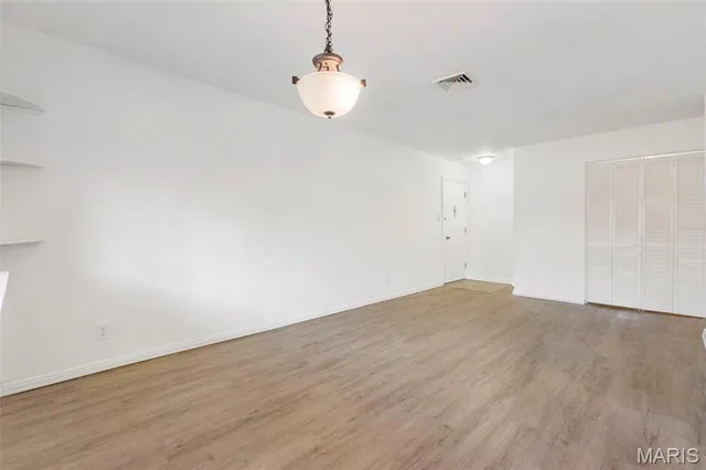 $79,900 | 9925 Bunker Hill Drive, Unit F, St. Louis, MO 63123