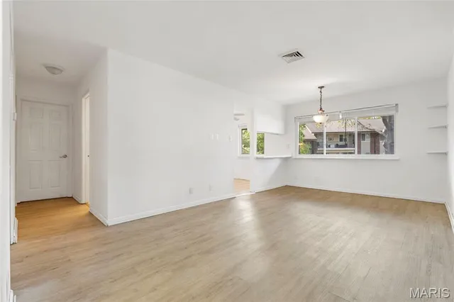 $79,900 | 9925 Bunker Hill Drive, Unit F, St. Louis, MO 63123