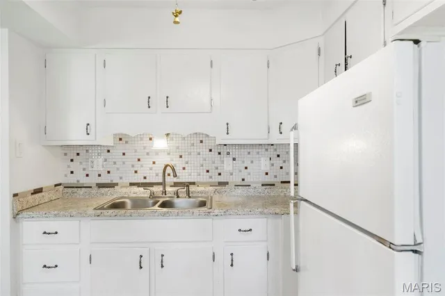 $79,900 | 9925 Bunker Hill Drive, Unit F, St. Louis, MO 63123