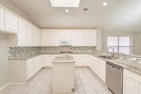 $2,595 | 2424 Cimmaron Drive, Plano, TX 75025